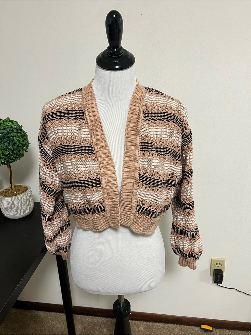 NWOT Cropped Striped Open-Front Cardigan Sweater in Beige and Black